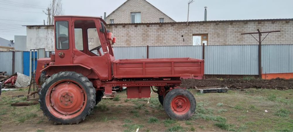 Продам трактор ХТЗ т16 самосвал