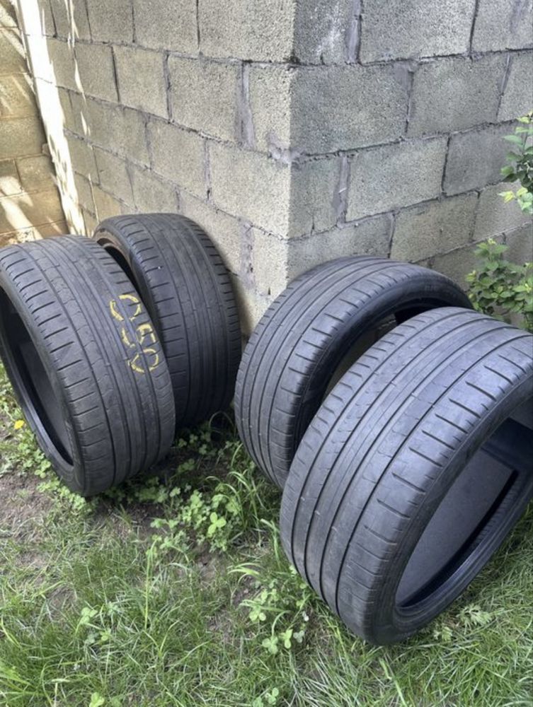 4 шины (1 поврежденная) Pirelli 265/40 R22 106V
