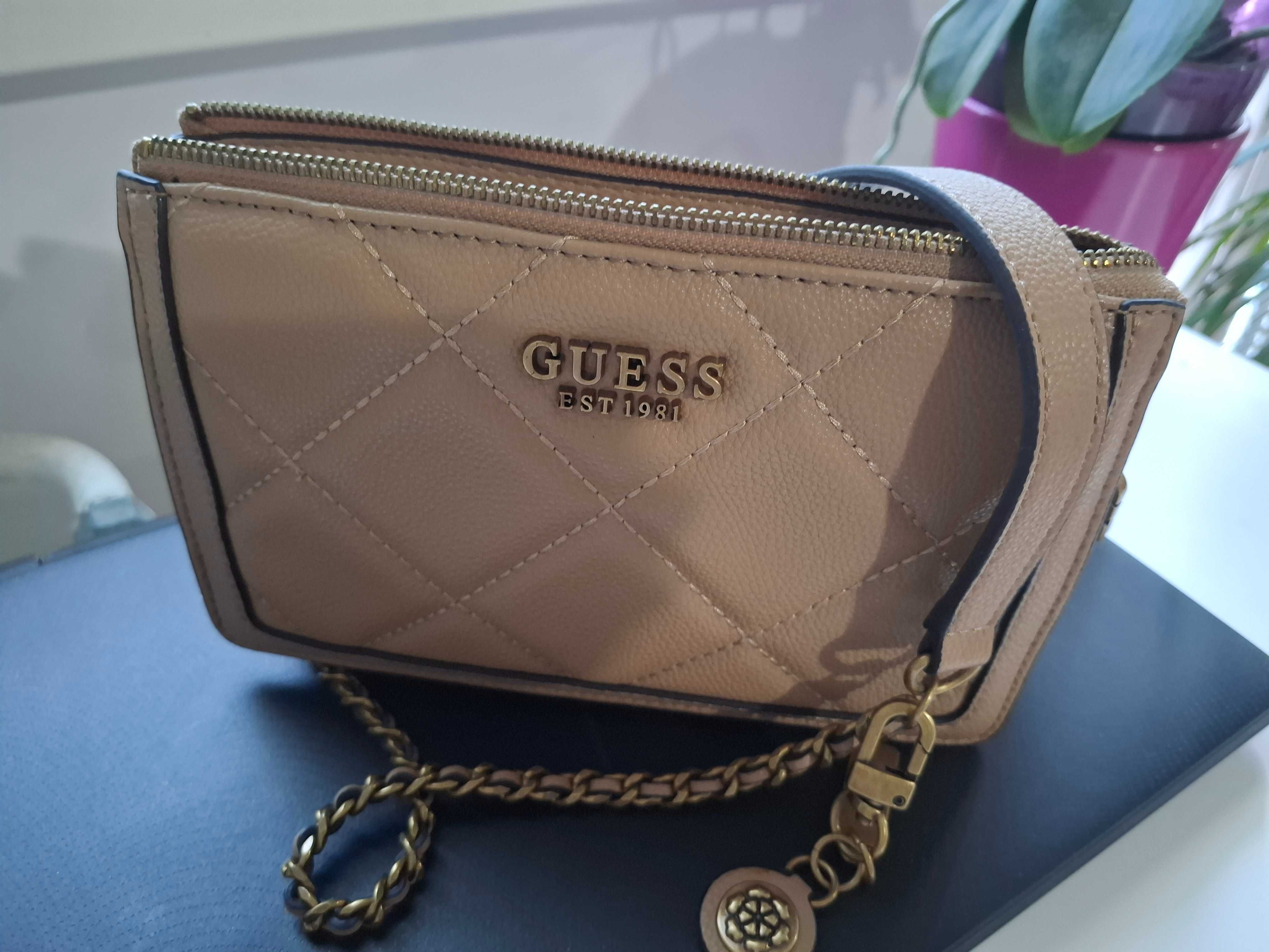 Нова чантичка на GUESS
