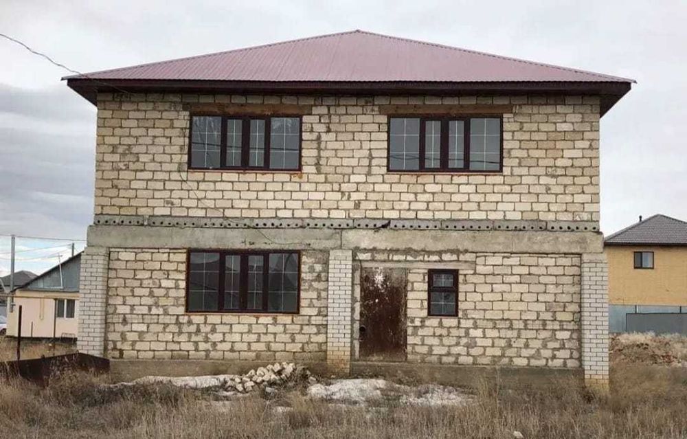 СРОЧНО продам 2 этажный дом черновой на Жанаконыс 1