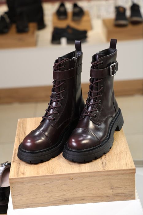 Ботинки кожаные “Tamaris”