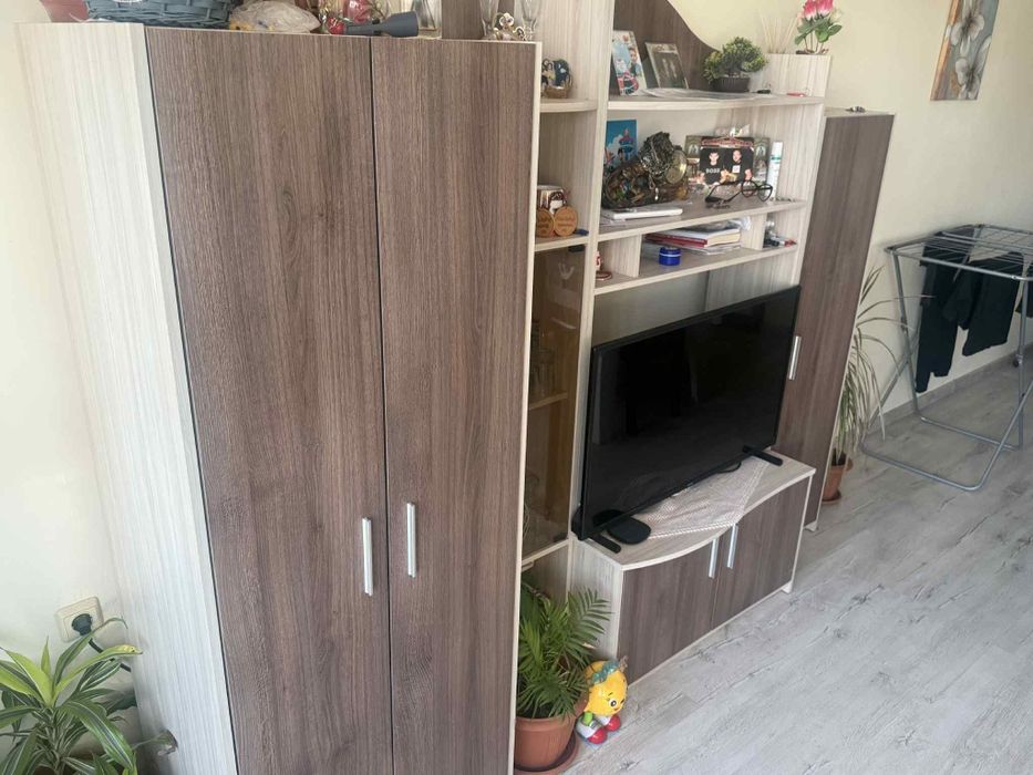 Модерна холна секция в отлично състояние