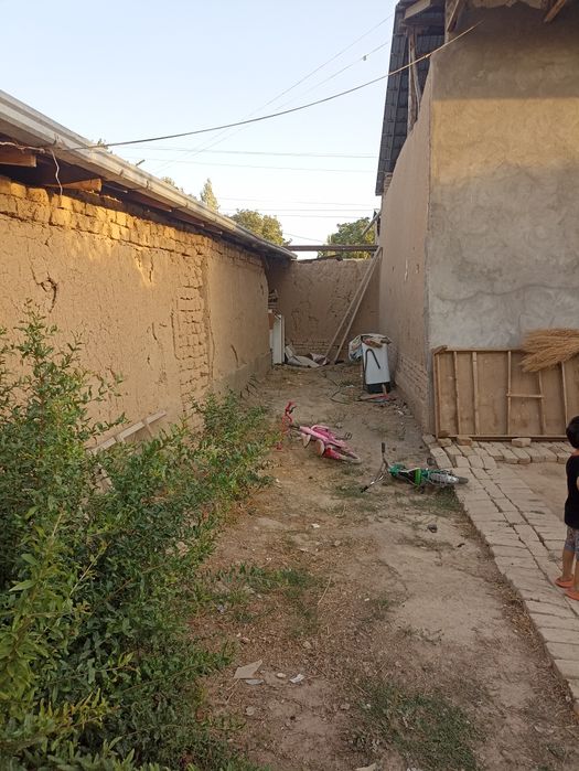 Sotiladi yoʻl yuzida 2 sotix yer maydon