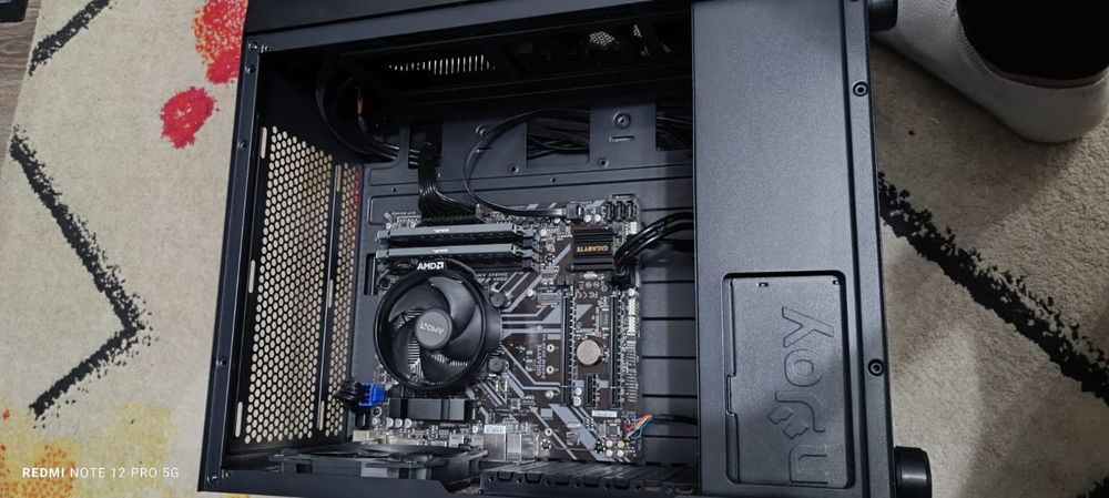 Vând AMD Ryzen 5. 2400g /3600Ghz/Radeon Vega Graphics