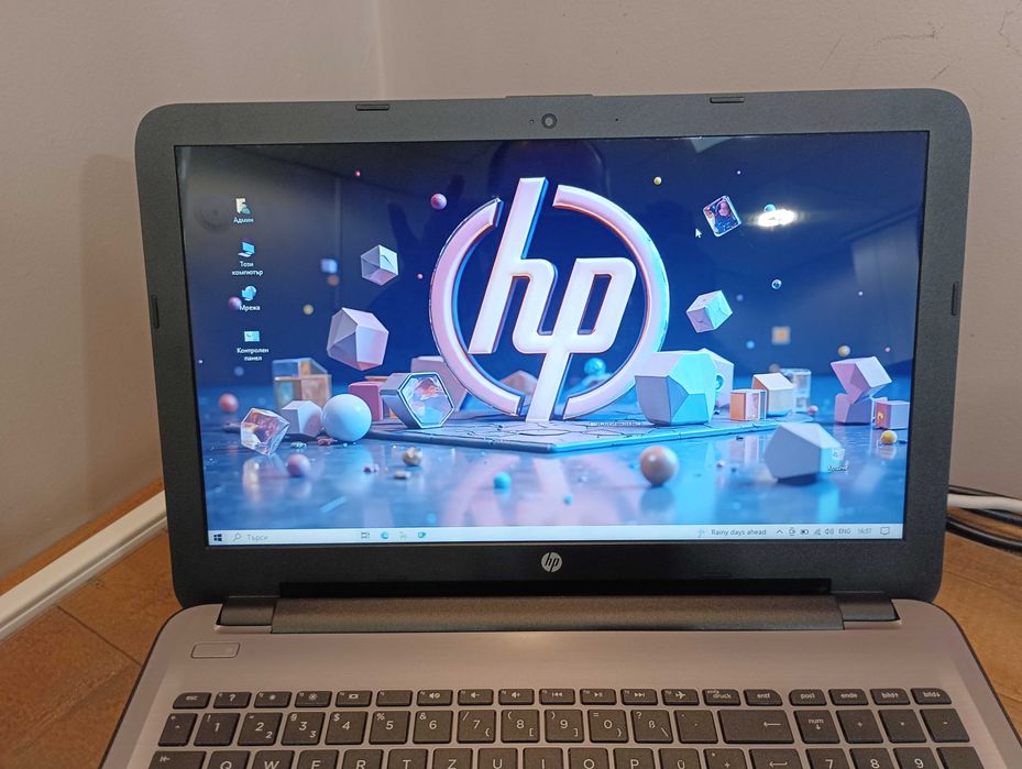 Лаптоп HP 15-ay089nb - i3 6006U  / 15,6"