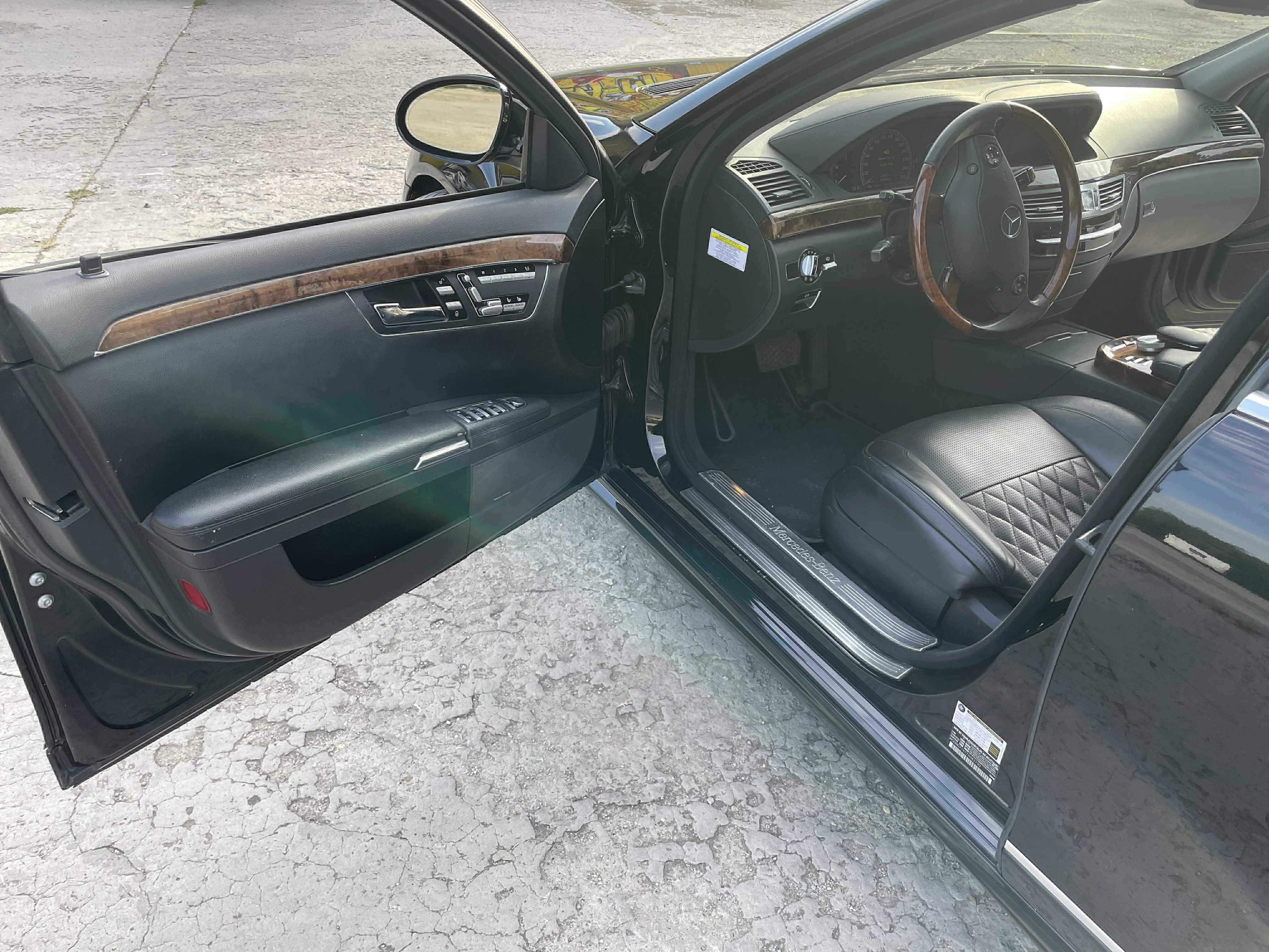 Mercedes-Benz S550