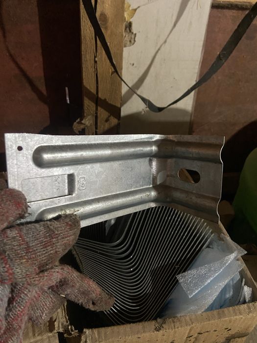 Продам крепления металические ацинкованые