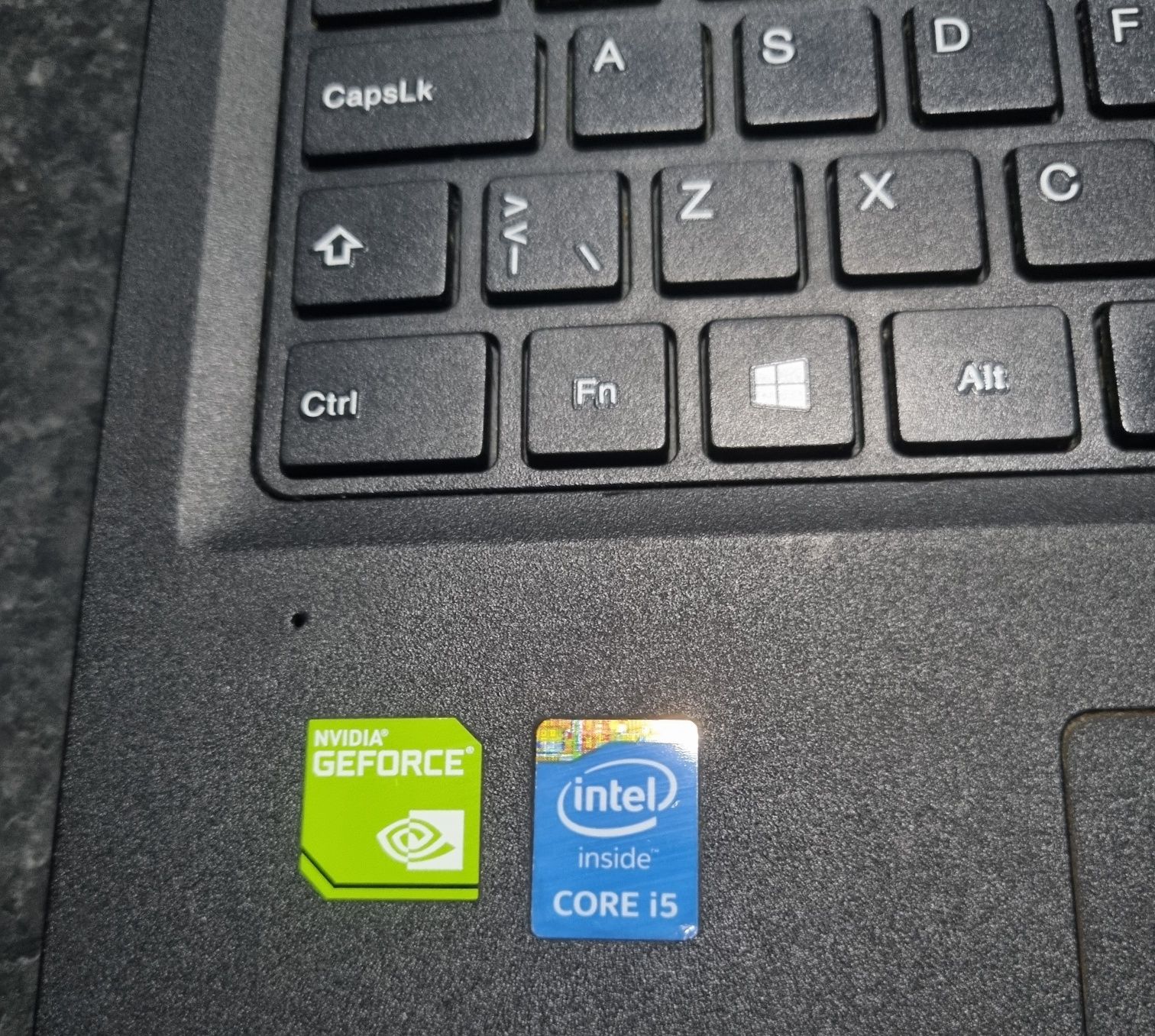 vand laptop Lenovo IdeaPad 100..15.6"..i5..8 Gb..GeForce 920M