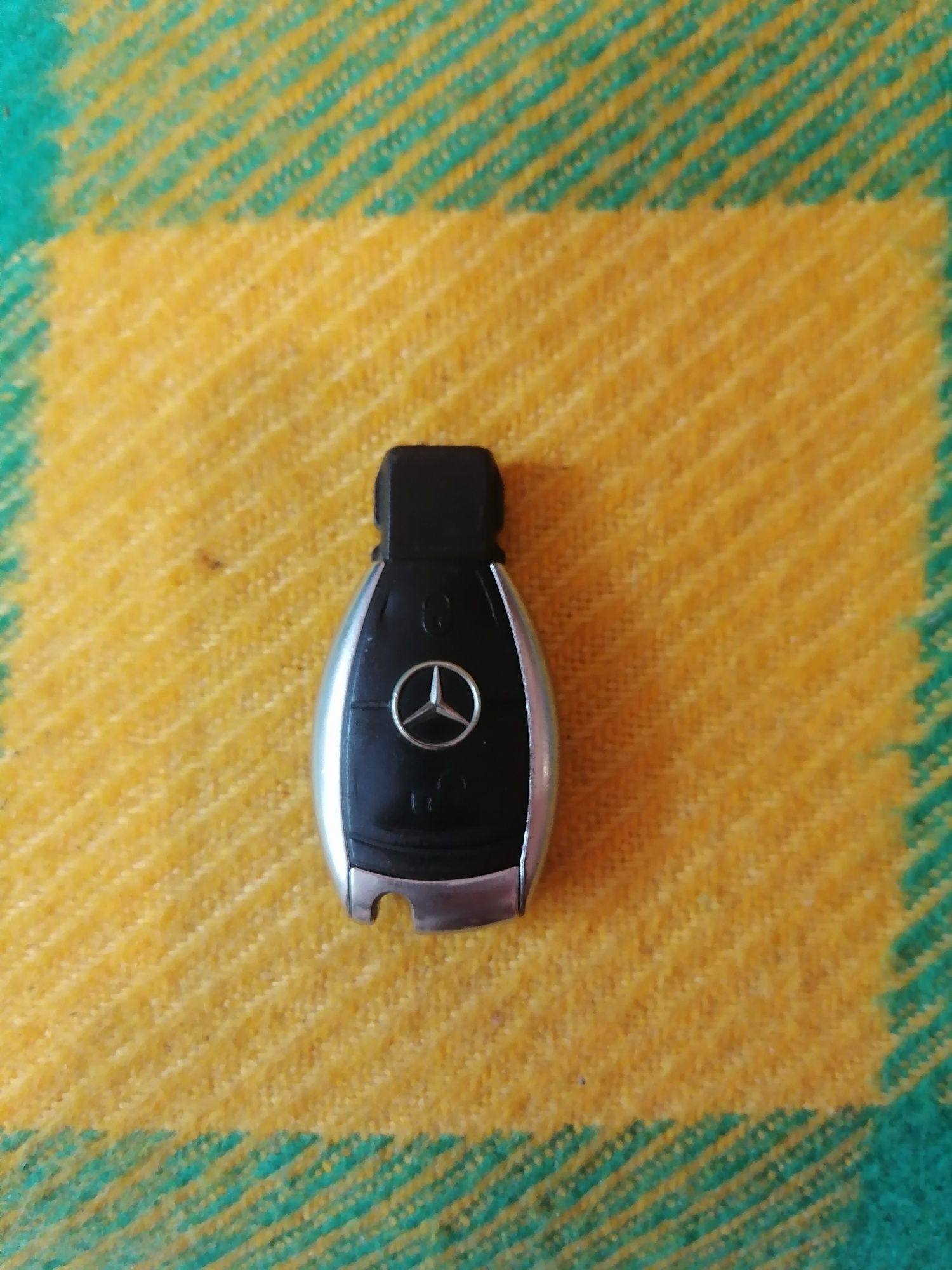 Ключ за мерцедес w204