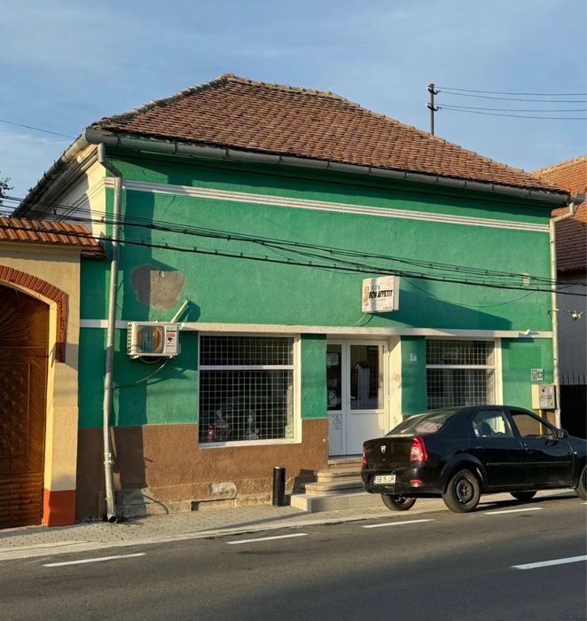 inchiriez spatiu comercial