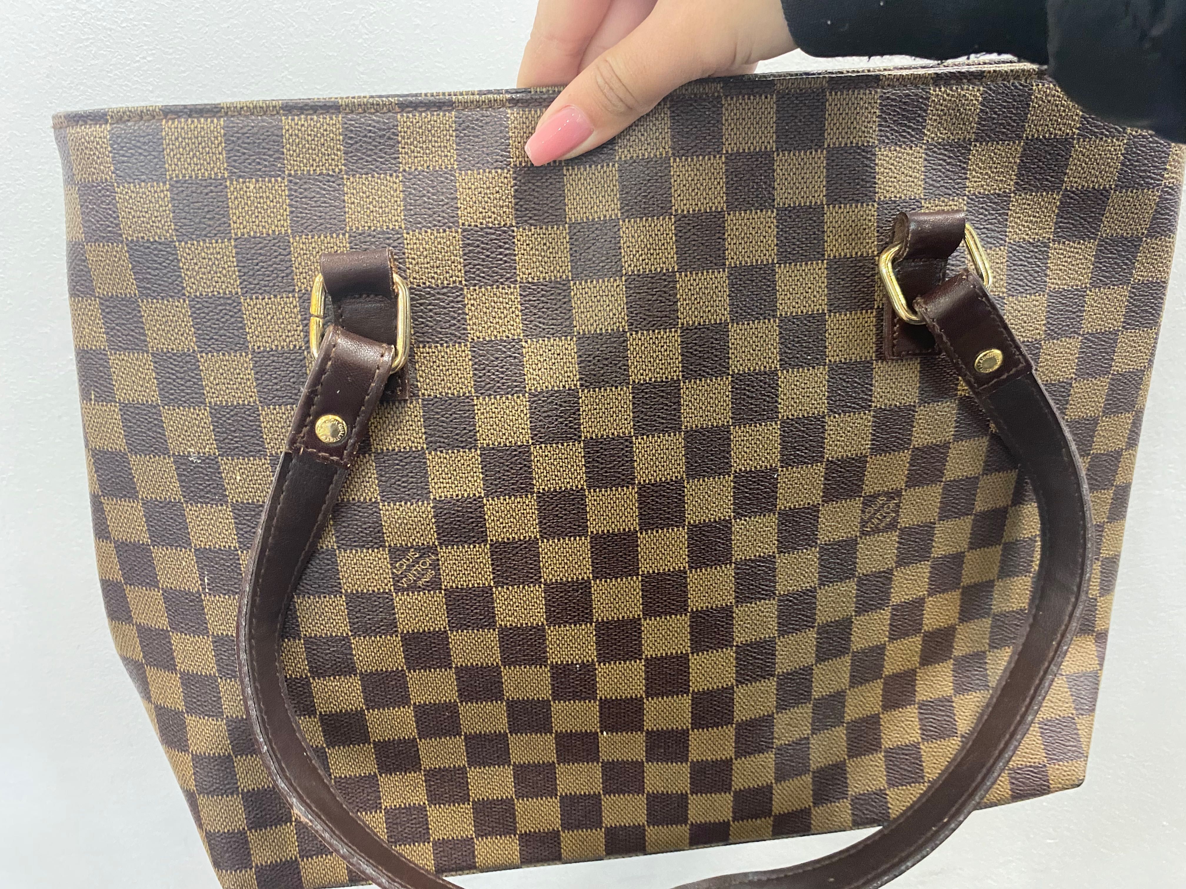 Оригинална чанта на Louis Vuitton