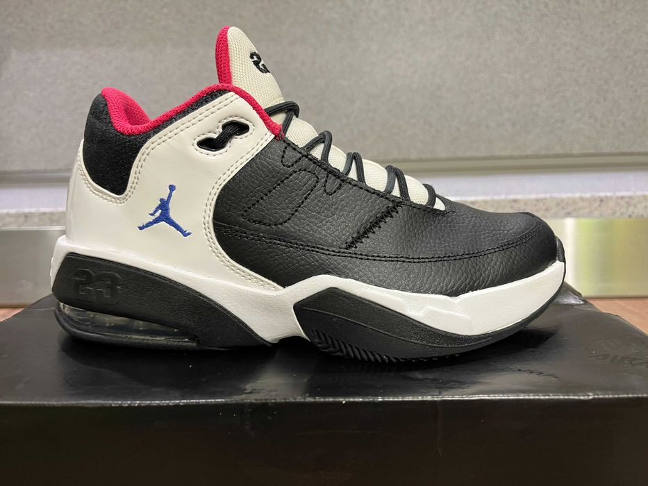 ОРИГИНАЛНИ *** Nike Air Jordan Max Aura 3 Black/Medium Blue-White