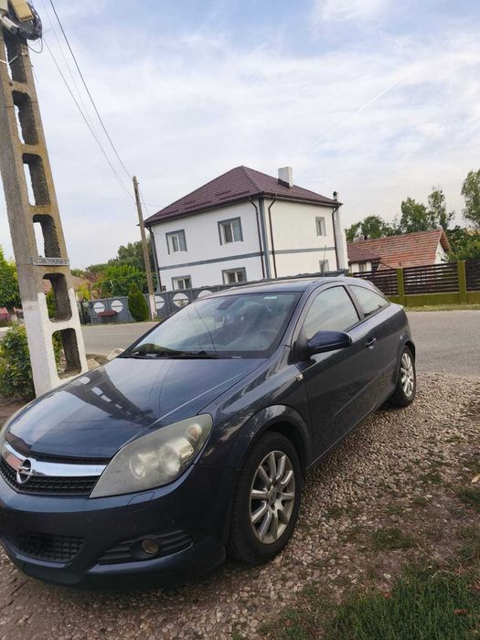 Opel Astra H GTC – 1.7 CDTI, 110 CP