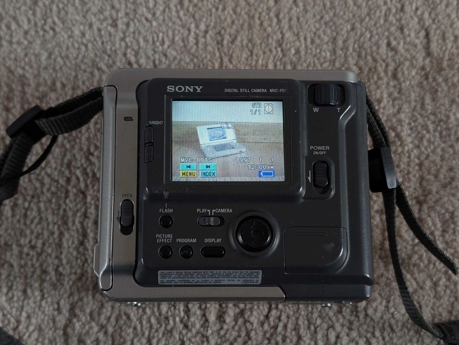 Mavica FD7 si Mavica FD200 de top top