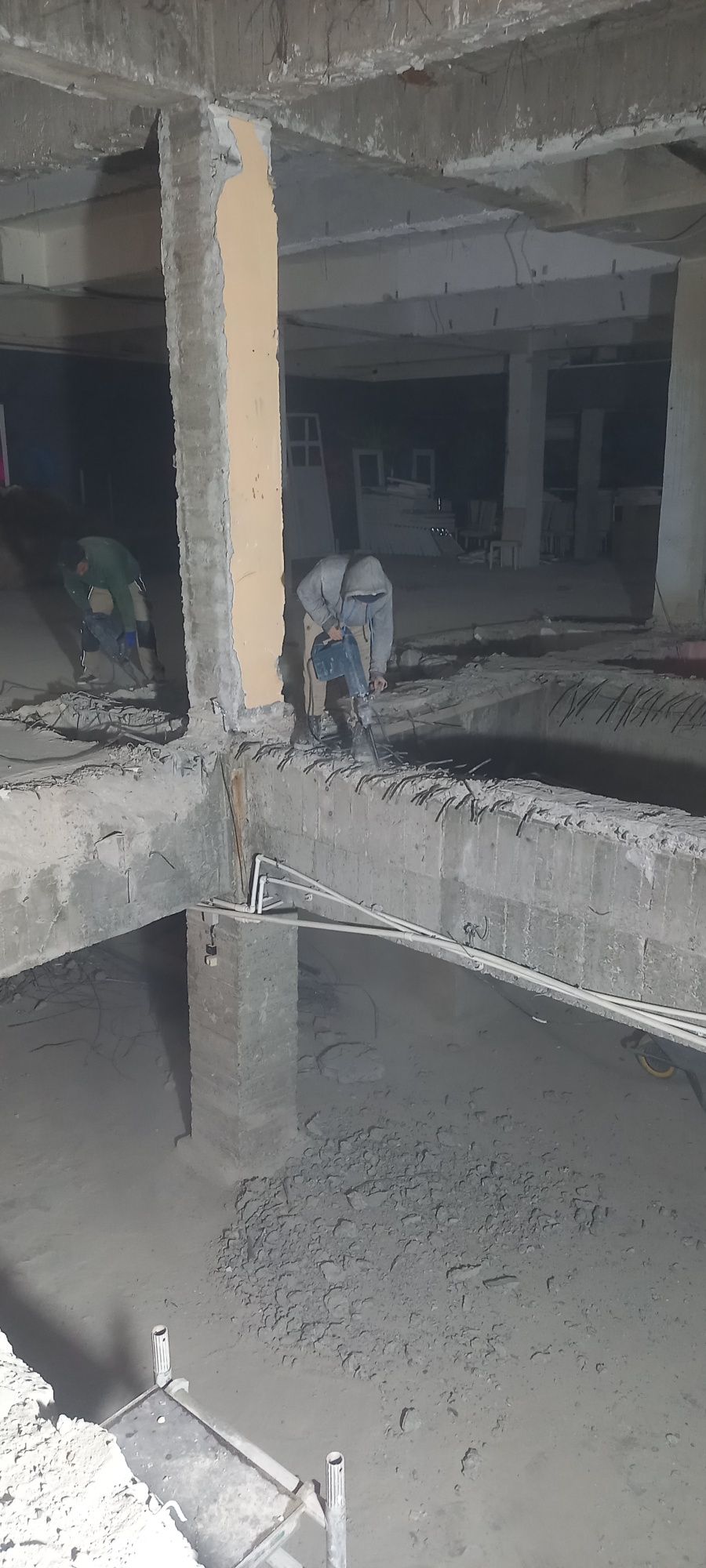 Taiere pereți beton armat Demolari Decopertari gresie faianță
