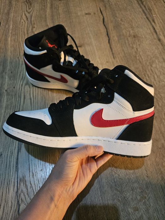 Кросовка  Nike Air Jordan (маломерка) 40раз 40$