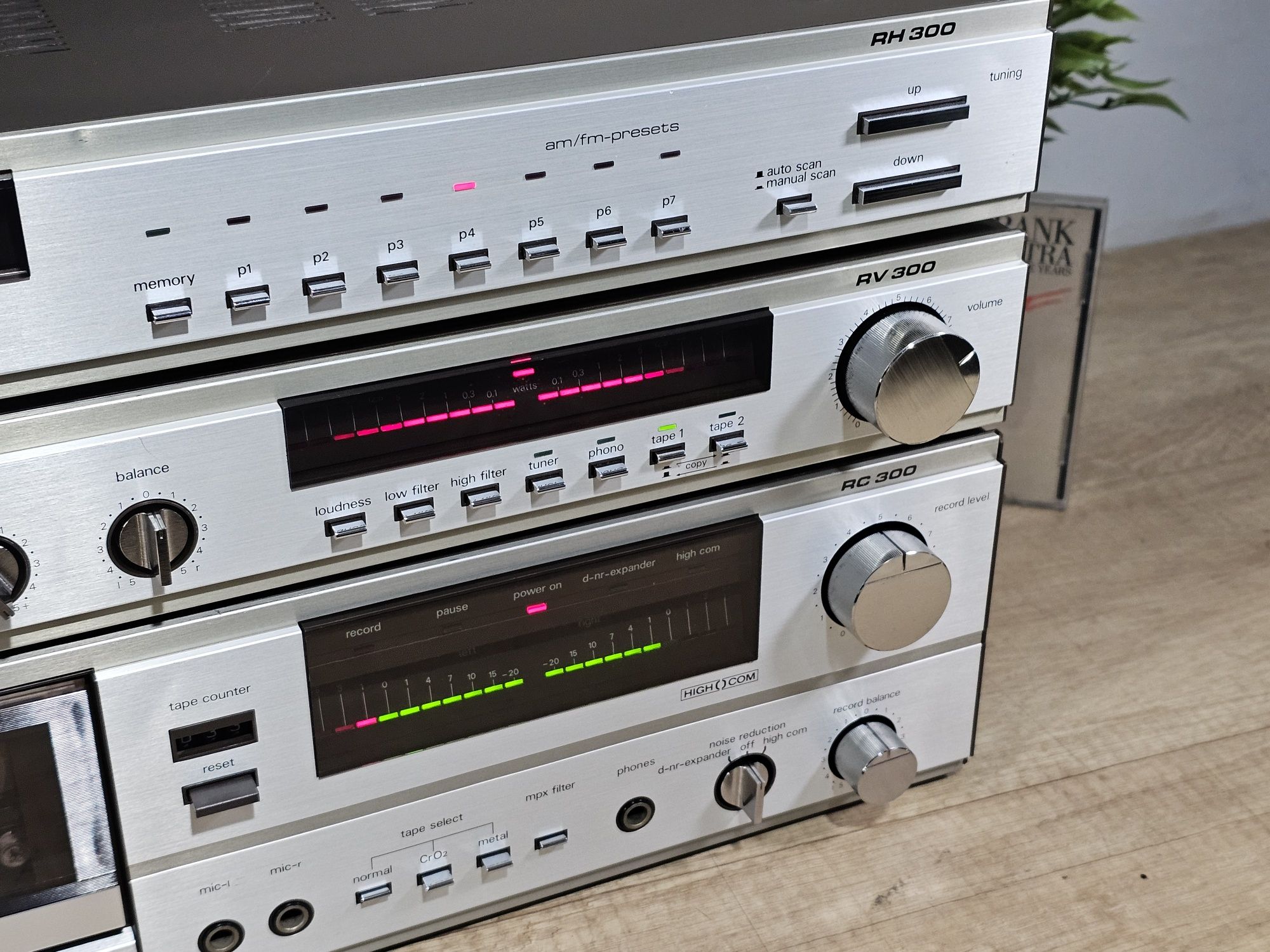 Linie audio SIEMENS ,amplificator RV-300, tuner RH-300, deck RC-300