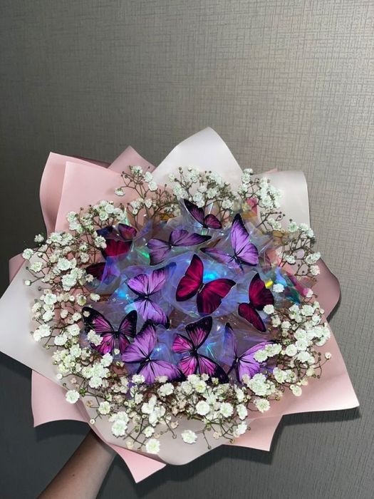 Buchete Cu Fluturi: Delicatețe și Culori În Vânt!