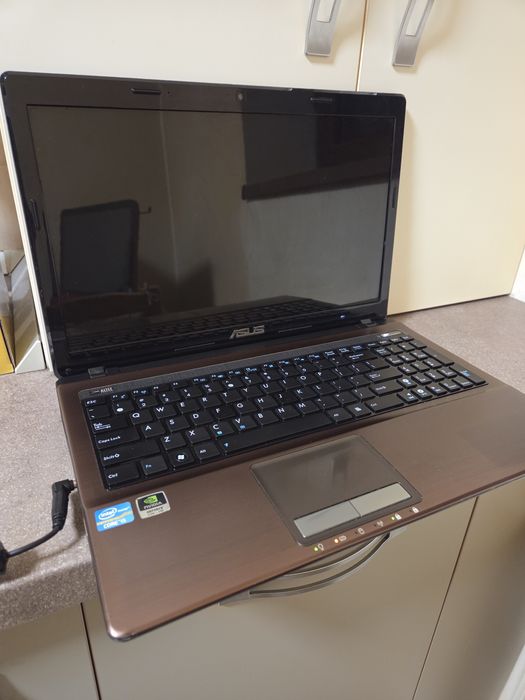 Laptop Asus K53S,i5,Nvidia 610M. Defect,stricat,piese,placa,display.