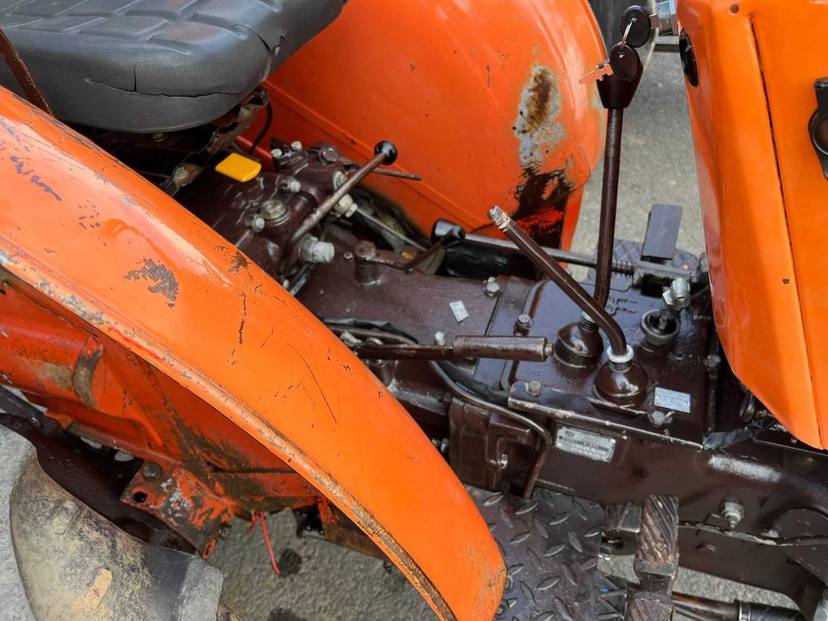 Tractor UTB Universal Viticol VR 445, 530 pt. vie livada import Franta