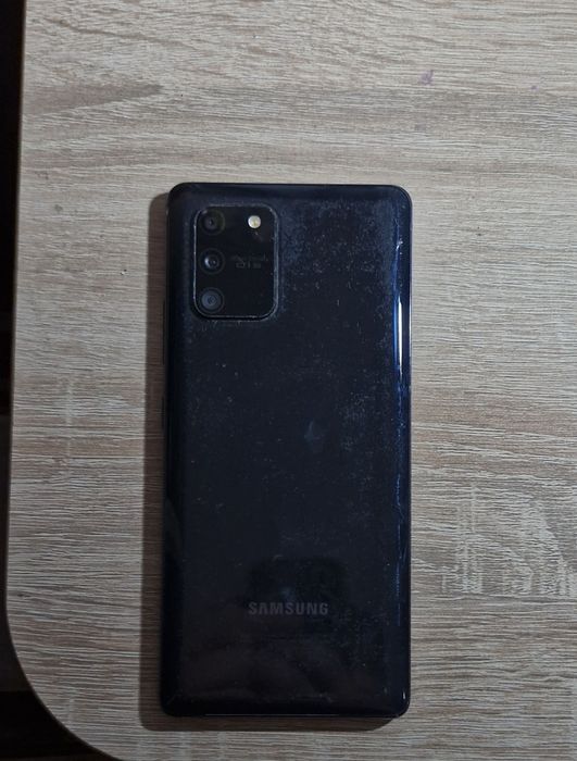 Продаю телефон samsung galaxy s 10 lite обмен тоже присутствует