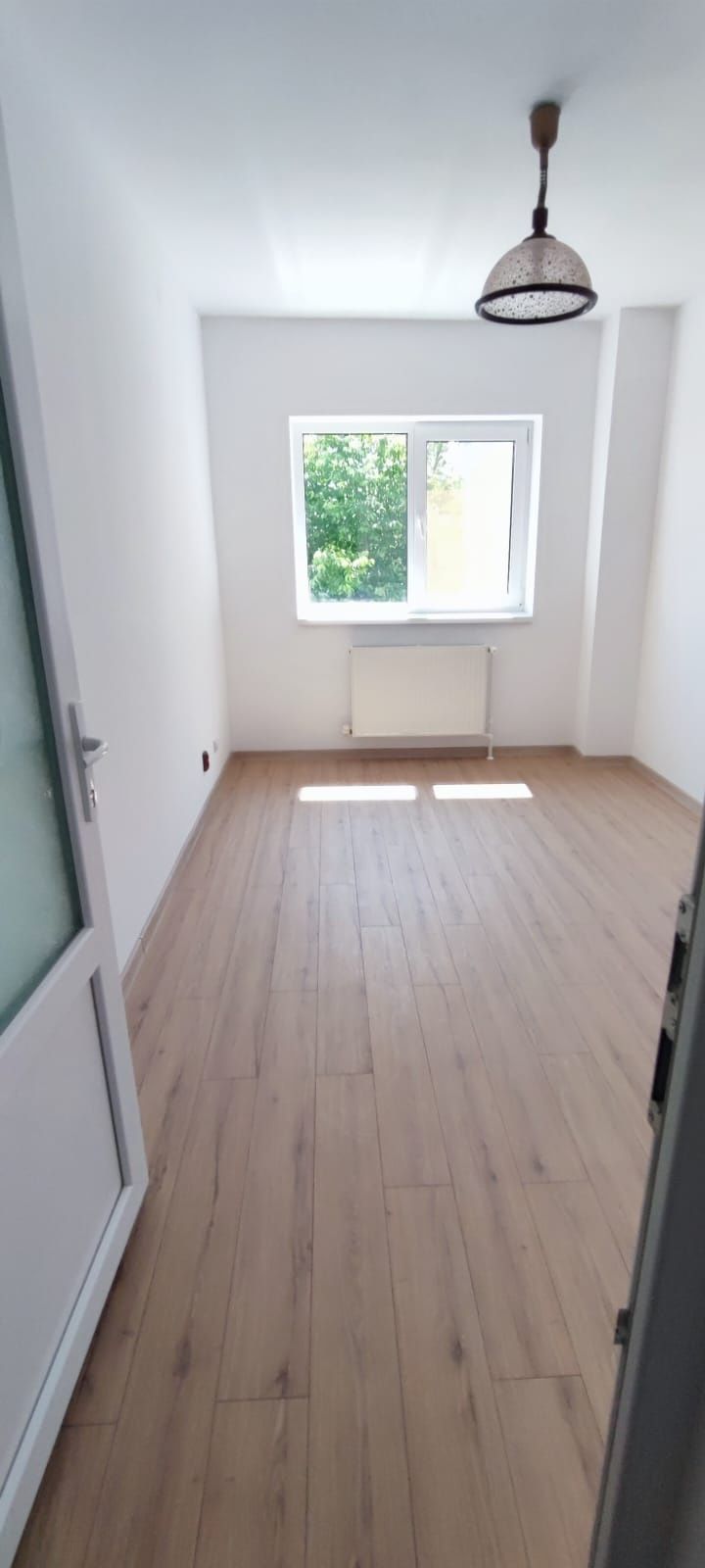 Apartament cu 3 camere decomandate