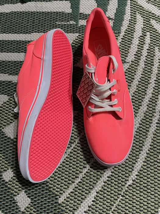 Vand tenesi Vans noi