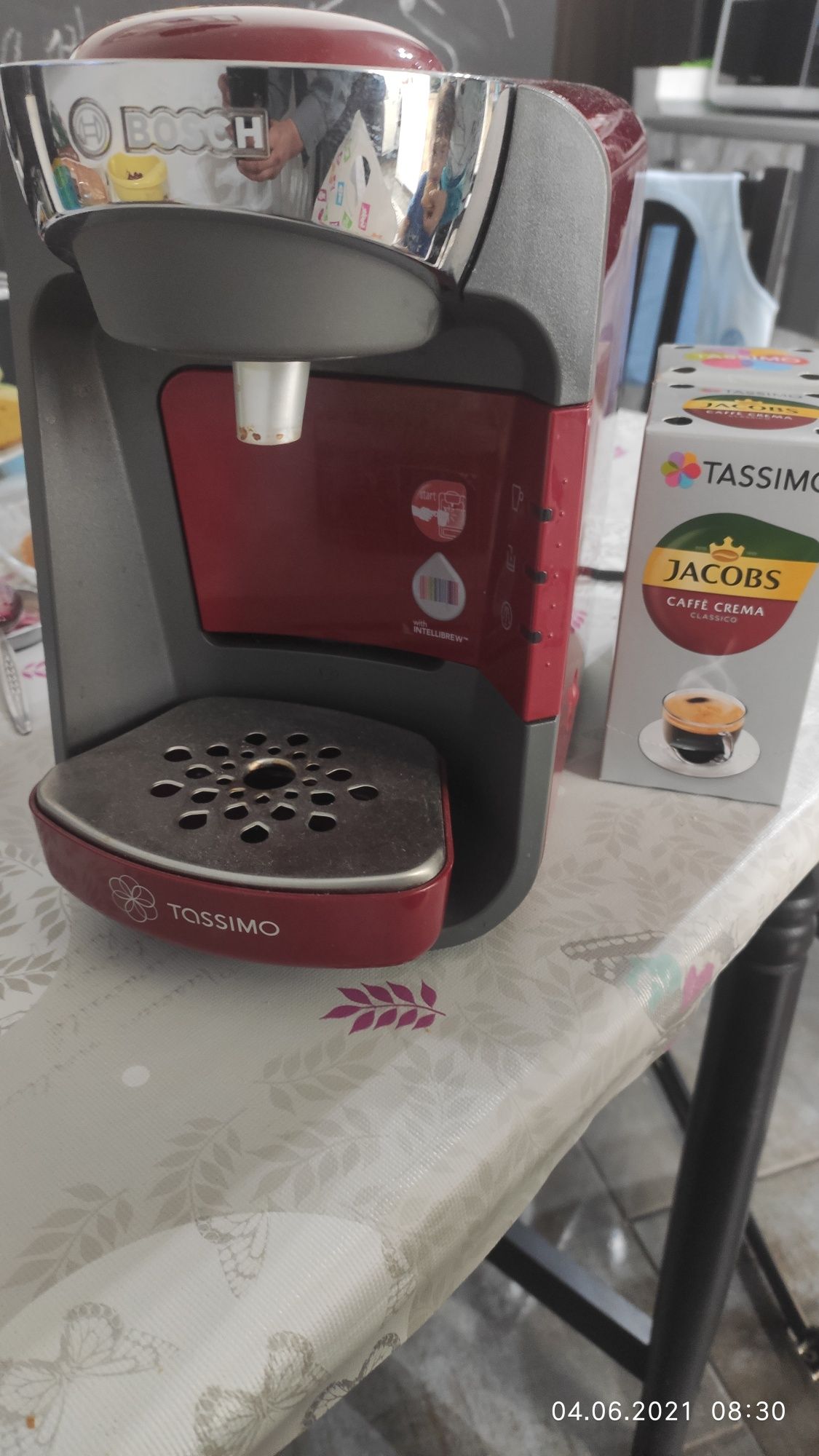 Vând Bosch Tassimo Suny TAS 3202, 1300 W, Rosu + bonus 16 capsule