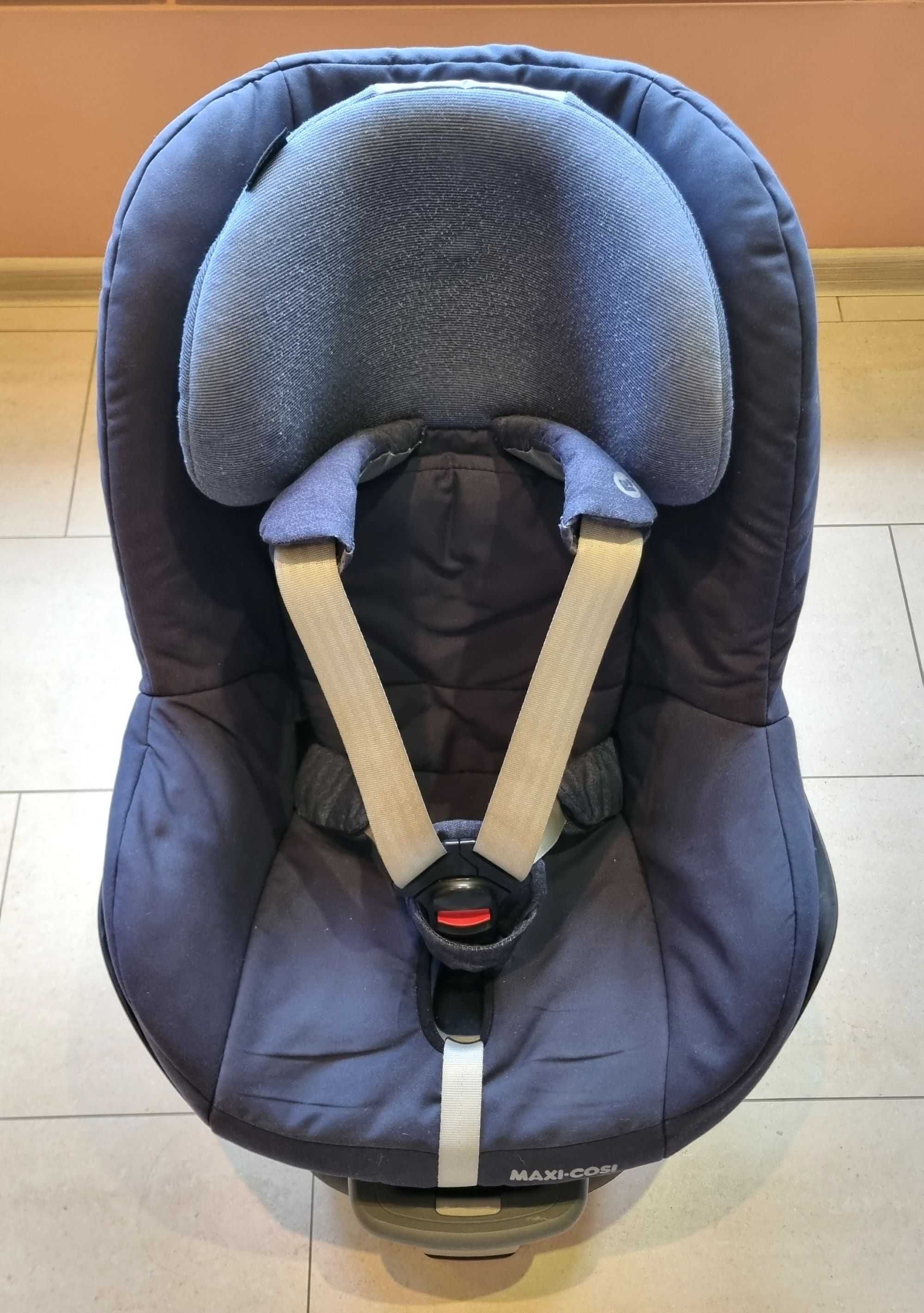 Детско столче за кола Maxi Cosi Pearl + Основа за столче FamilyFix