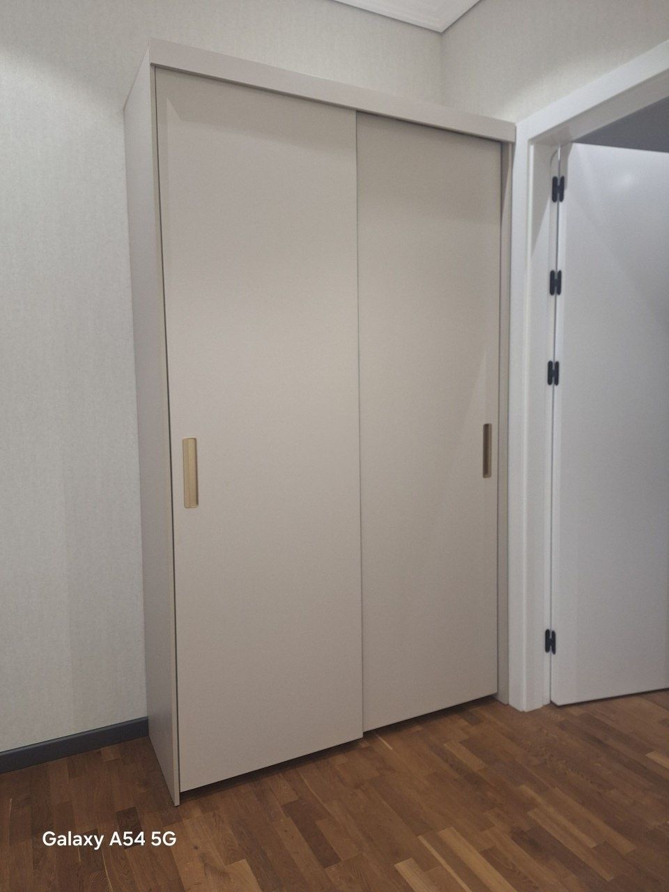 Zakas asosida mebel