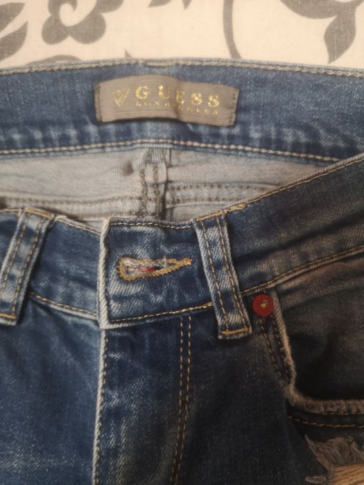 Накъсани дънки С р-р