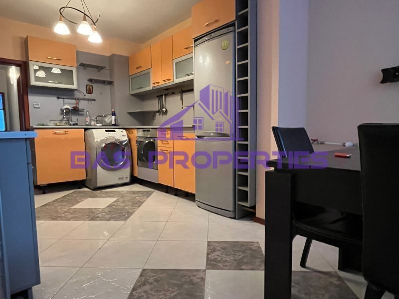 Дава се под наем Тристаен апартамент в София, Банишора - 140 кв.м за 750 € - Снимка #5