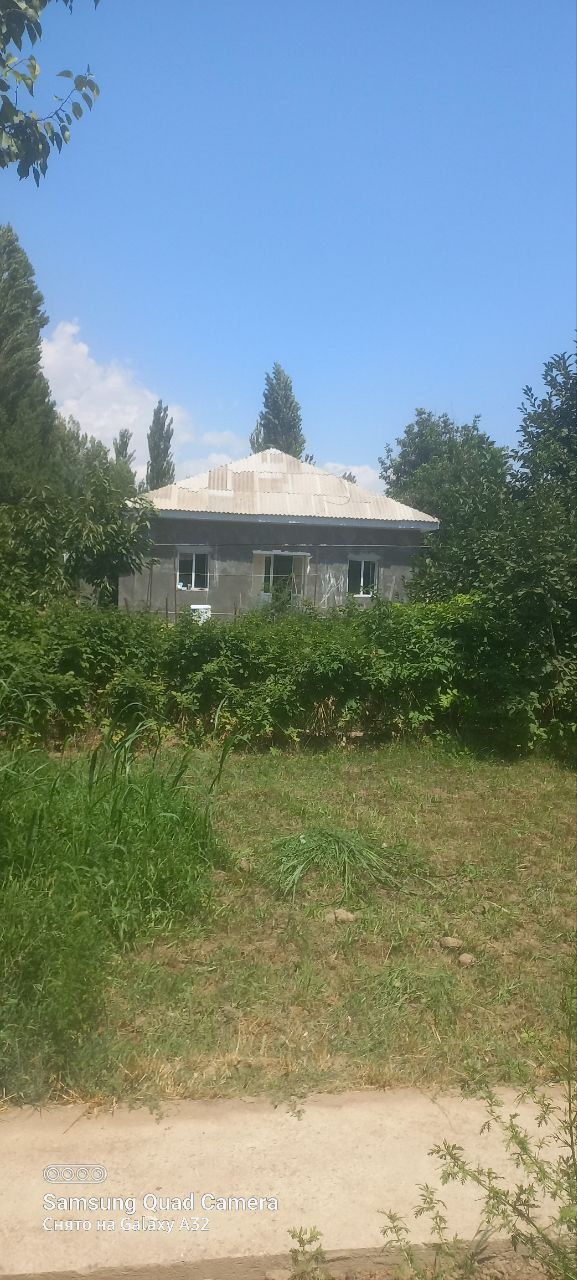 Срочно ховли сотилади 4 хона