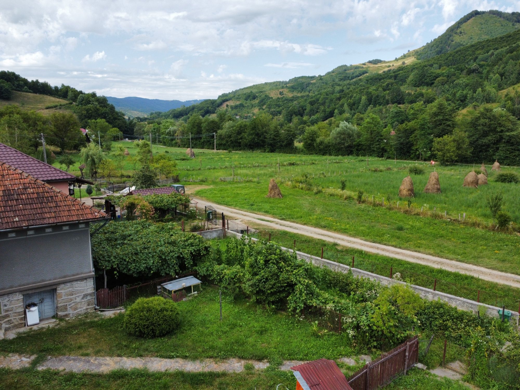 Casa cu curte in satul Blajeni