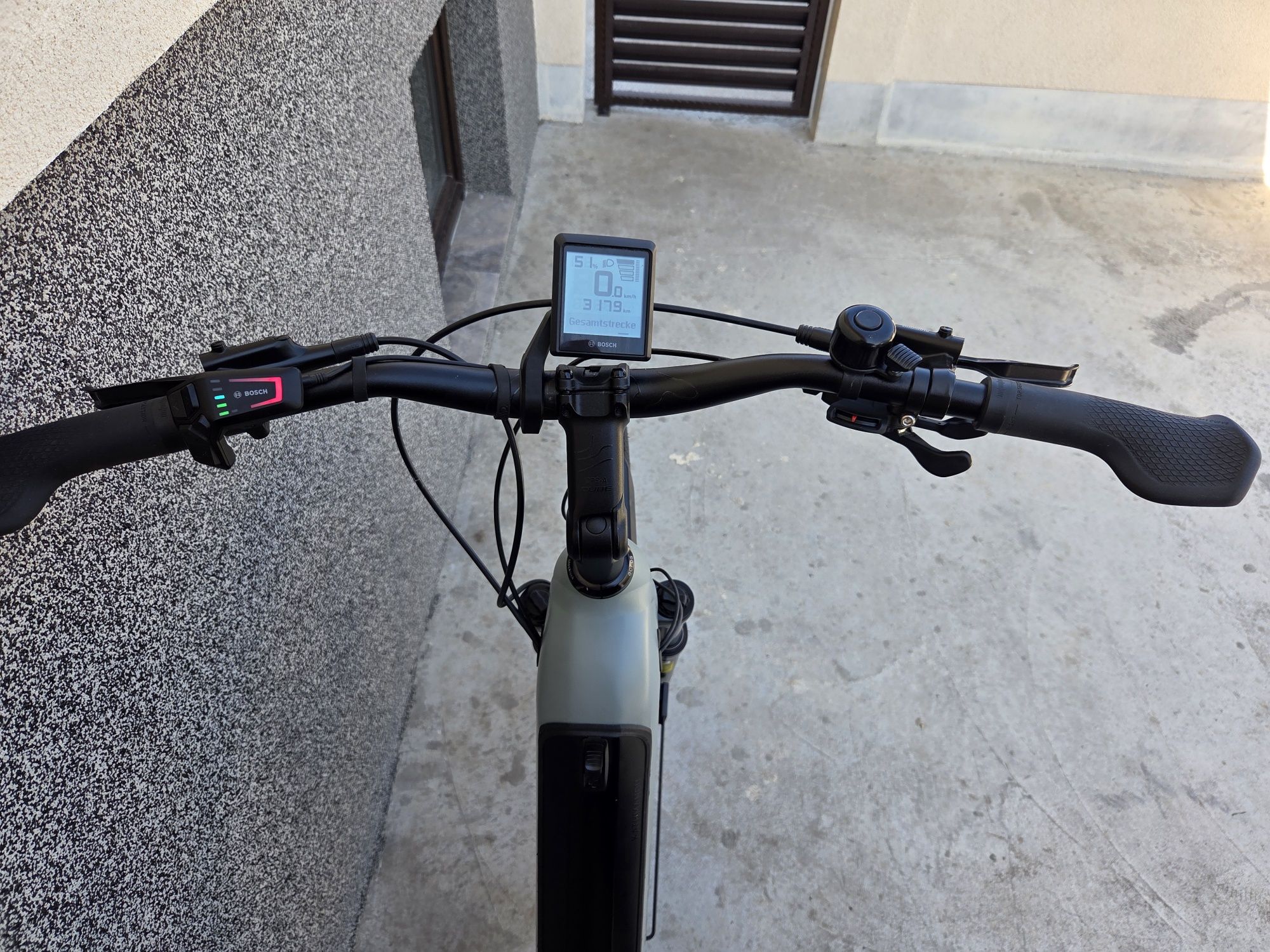 Електрически велосипед Cube Kathmandu 750Wh Bosch CX 2023 КАТО НОВ