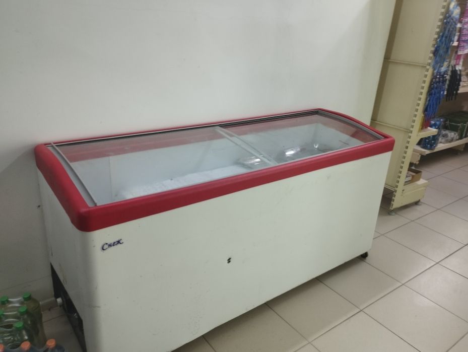 Продам морозильник витринный