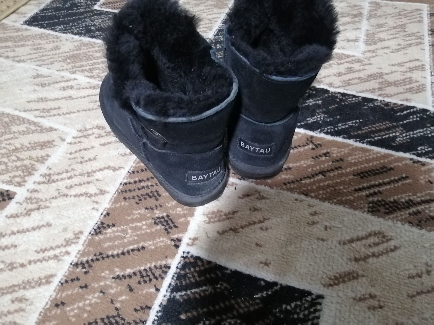 Продам ботинки зимние