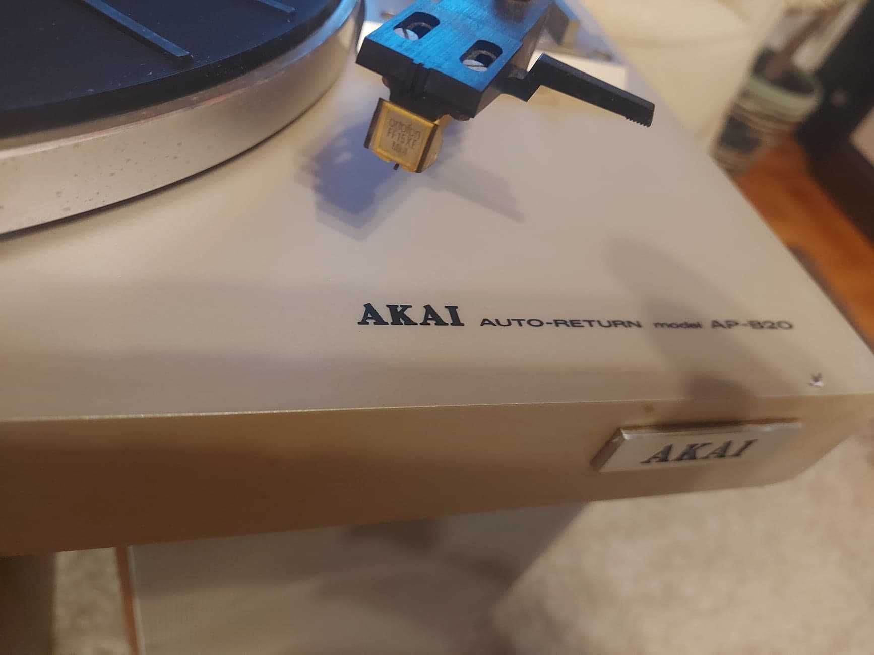 AKAI AP-B20 - Auto-Return Stereo Turntable