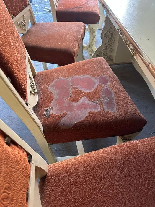 Vand set mese si scaune