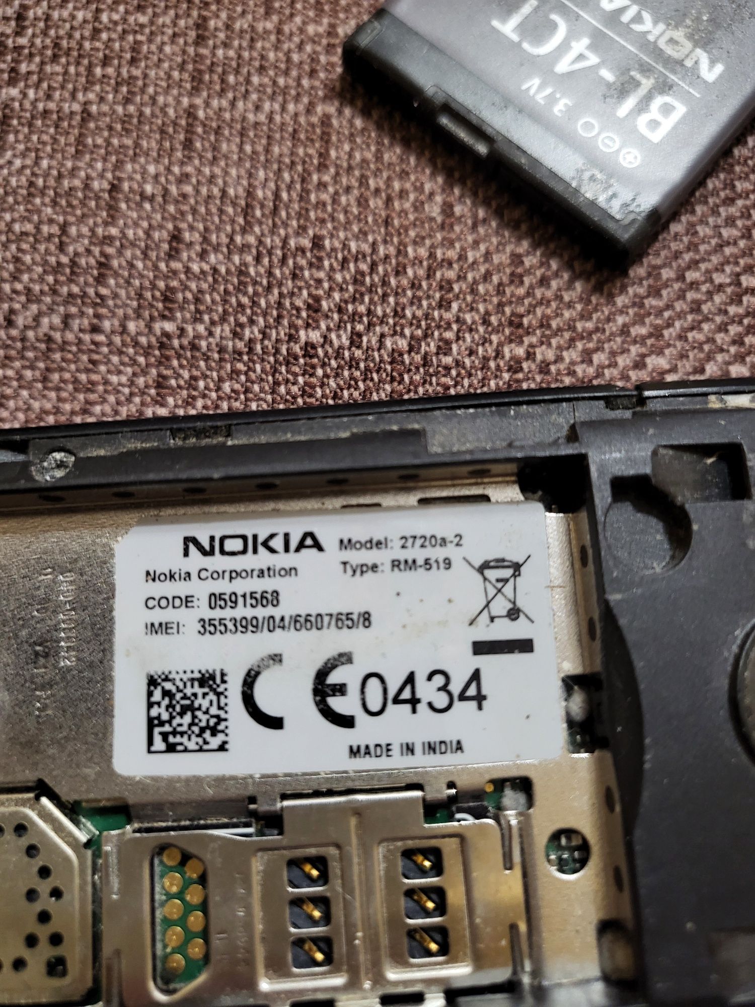 Nokia 2720 a - 2