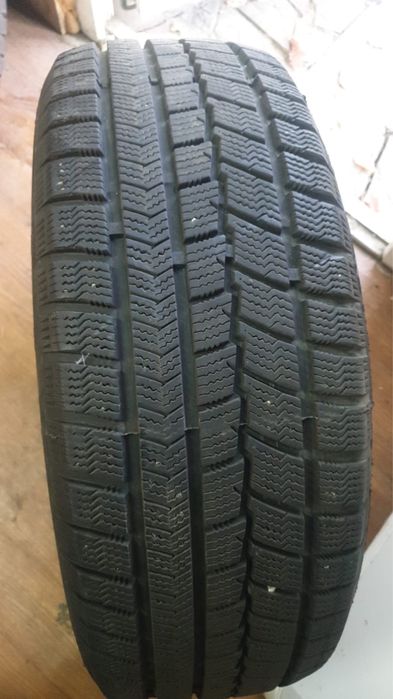 Продам Зимнюю резину 205/55/16