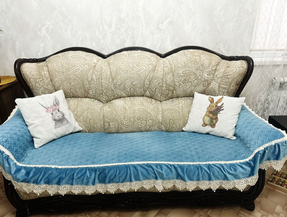 Продам диван и два кресла