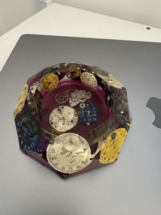 scrumiera din mecanisme de ceasuri