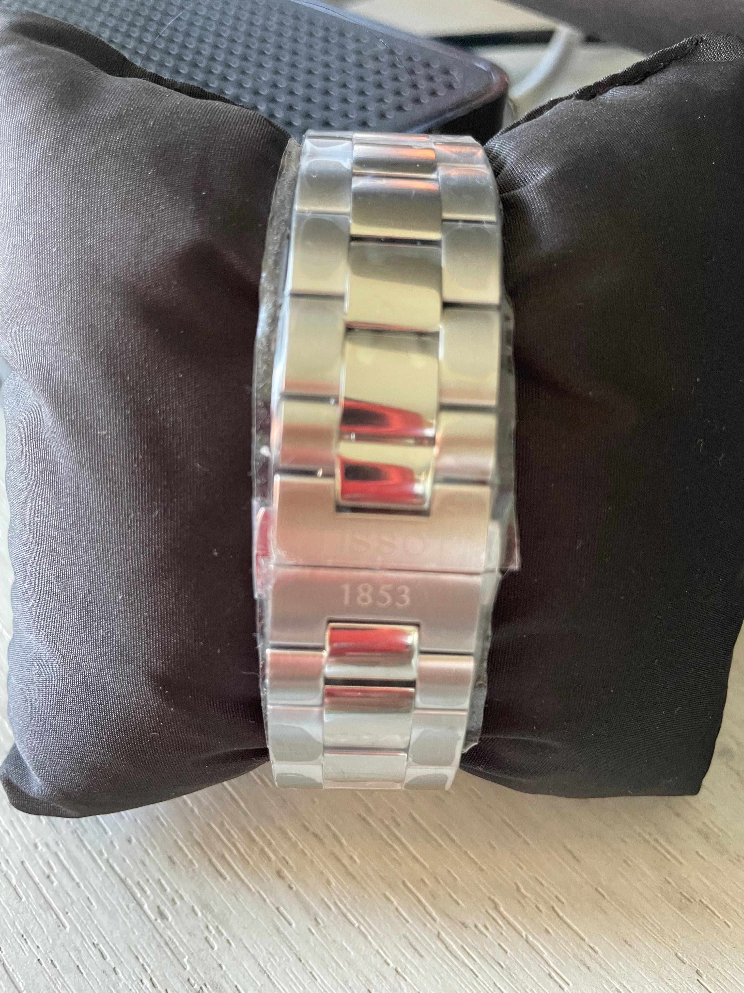 Tissot .Продавам часовник с батерия.
