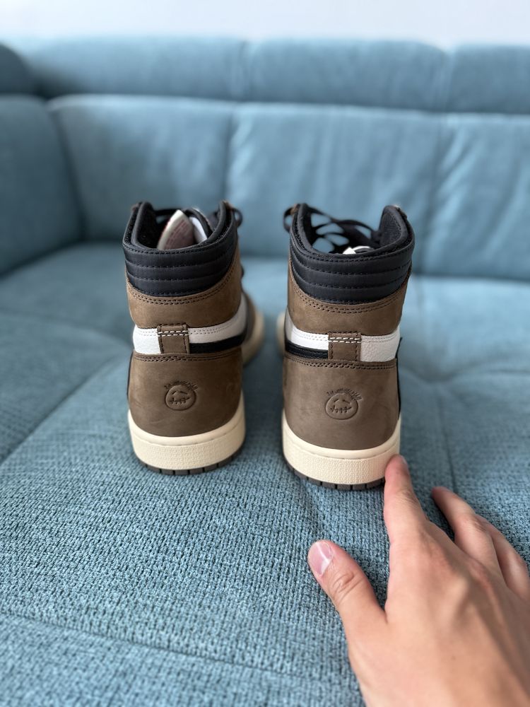 Jordan 11 Travis Scott