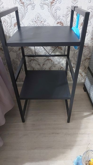 Продается срочно раздвижная (от 35см до 65см) полка под микроволновку