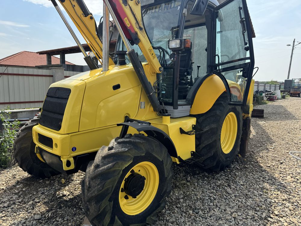 Inchiriem sau Exectuam lucrari cu buldoexcavator