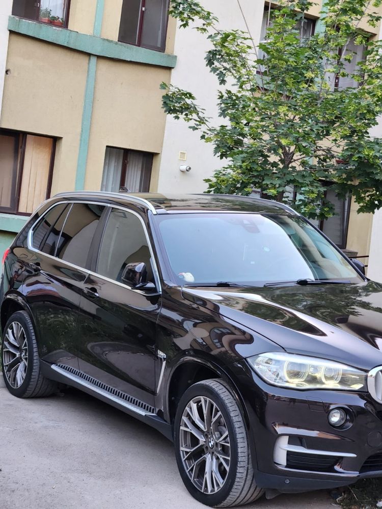 Vând sau schimb BMW X5 F15-2015-3.0D. Stare Impecabila