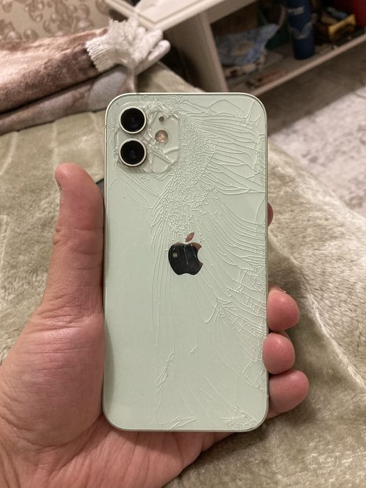 Iphone 12 в хорошем состоянии