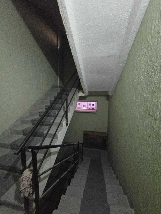 1 хоналик  квартира  4 этаж,  кирпичный дом, северный  24-25 автобаза